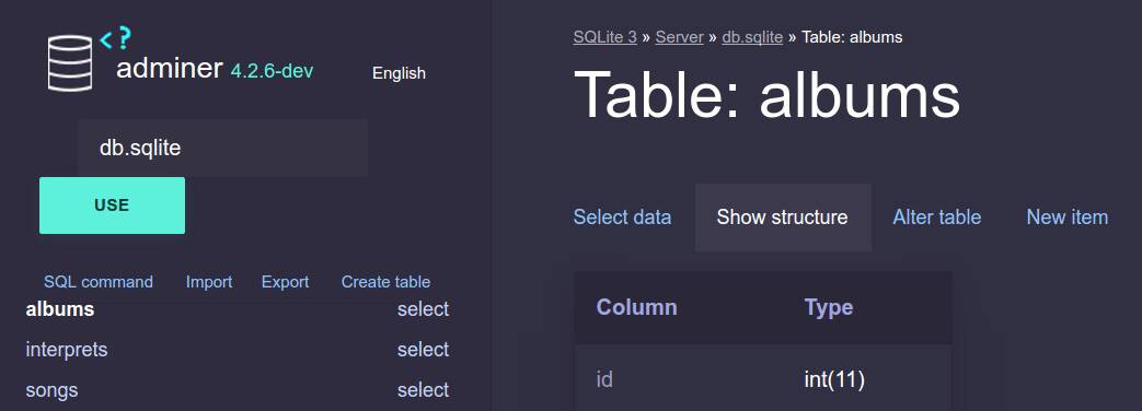 Adminer's interface styled with the pepa-linha-dark theme